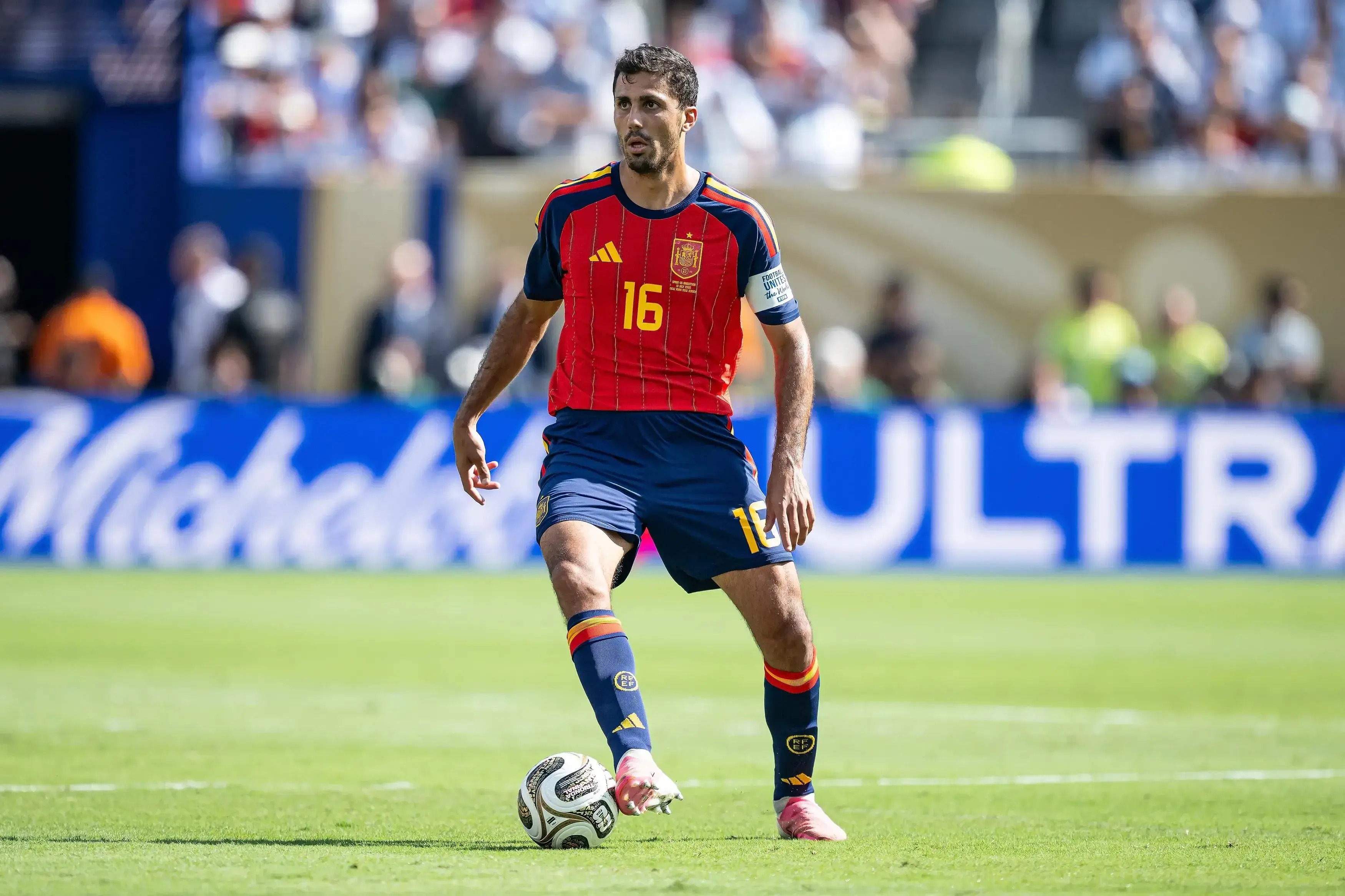 EAST RUTHERFORD, NEW JERSEY - JULY 19: Rodri of Spain controls the ball during the FIFA World Cup 2026 Final match between Spain and Argentina at New York New Jersey Stadium on July 19, 2026 in East Rutherford, New Jersey. (Photo by Marvin Ibo Guengoer - GES Sportfoto/Getty Images)