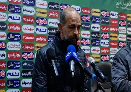 نویدکیا: سه تعویض اجباری داشتیم که ریتم بازی ما را تغییر داد