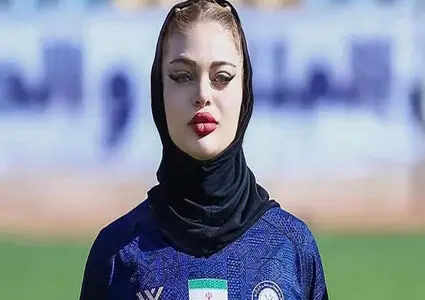 ورزشی | مونا ثریابین با لباس ملوان بندر انزلی