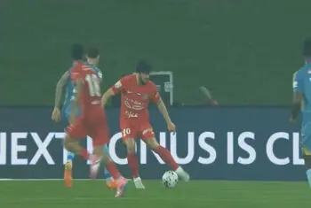 گل پنجم شباب الاهلی به الظفره با پاس سردار آزمون