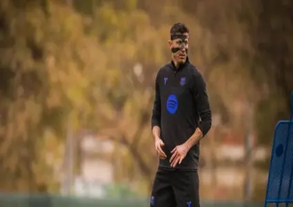 ستاره فوتبال دوباره ماسک به صورت شد!