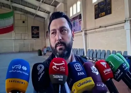 کامیانی: آسیب های زیادی با برخورد ترکش به این سالن وارد شده است