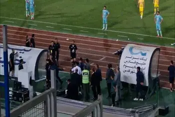 باران کارت زرد بعد از اعلام پنالتی با کمک VAR؛ دقیقی هم از داور اخطار گرفت