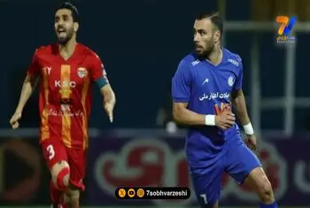 ستاره استقلال خوزستان پیراهن را بالا کشید / شادی گل با پیام «دوستت دارم»