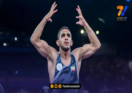 اهدای مدال‌های قهرمانان کشتی به موزه آستان قدس رضوی