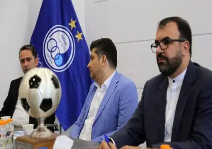 خطیر: آقای سمیعی شما همان کودتا کردید باعث بدبختی استقلال شد بس است!
