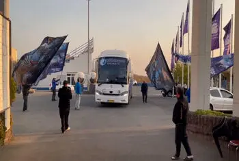 بوقچی ها کاروان استقلال را به اراک بدرقه کردند
