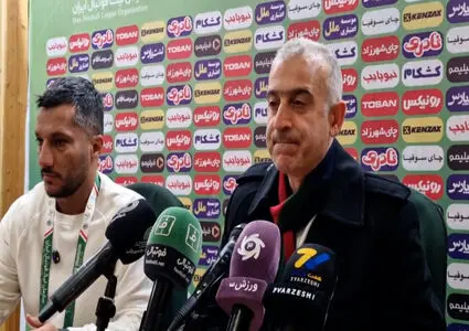 نسخه موبایلی VAR در کنفرانس سرمربی نساجی؛ فراز کمالوند: گل هوادار می تواند آفساید باشد!
