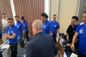لبخند اخباری بعد از دست ندادن مهدی تاج با او!